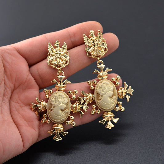 Regal Opulent Court Earrings